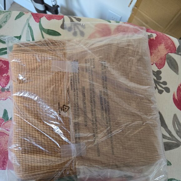 NWOT American Trench Cotton thermal scarf in Camel - Picture 3 of 8